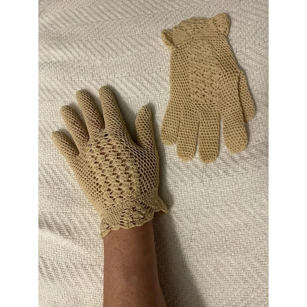 Vintage Ivory Crochet Lace Gloves Floral Victorian Style Cottagecore Cream Small